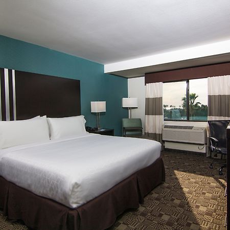 Holiday Inn Express Hotel & Suites Carlsbad Beach By Ihg Экстерьер фото