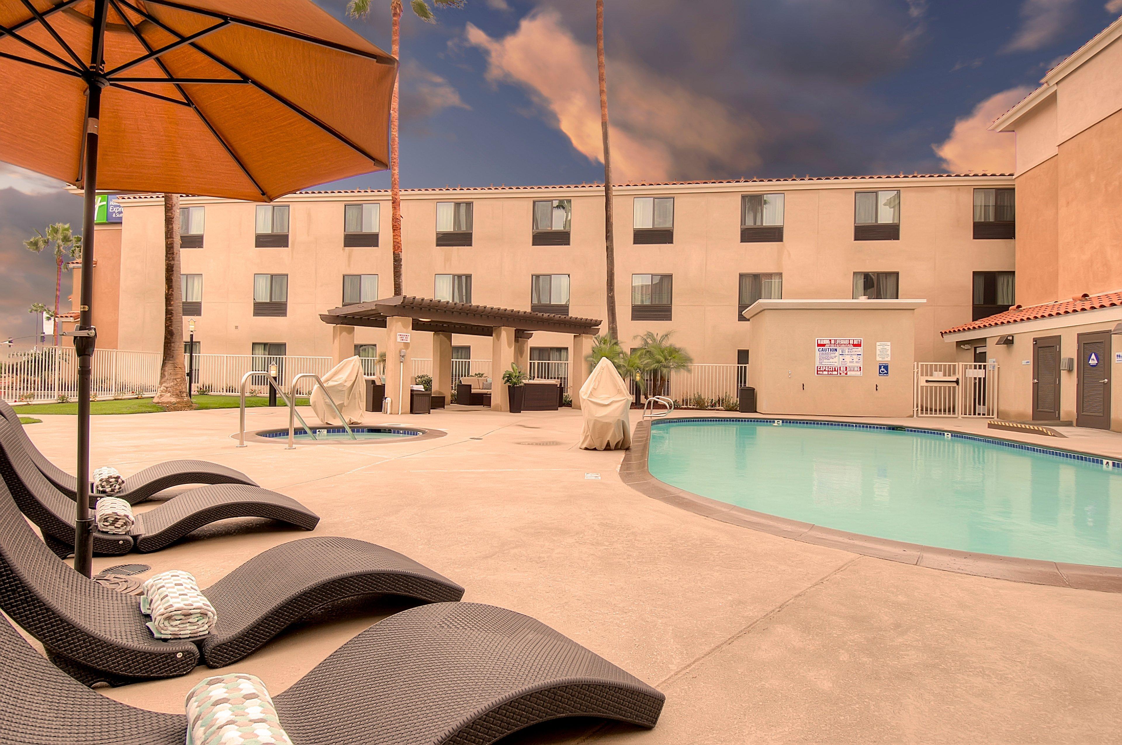 Holiday Inn Express Hotel & Suites Carlsbad Beach By Ihg Экстерьер фото