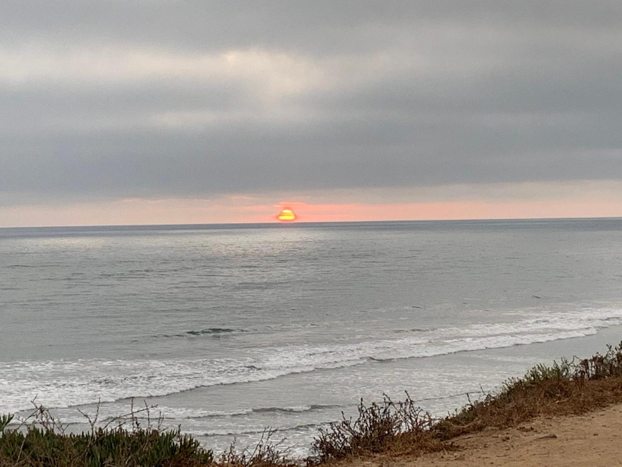 Holiday Inn Express Hotel & Suites Carlsbad Beach By Ihg Экстерьер фото
