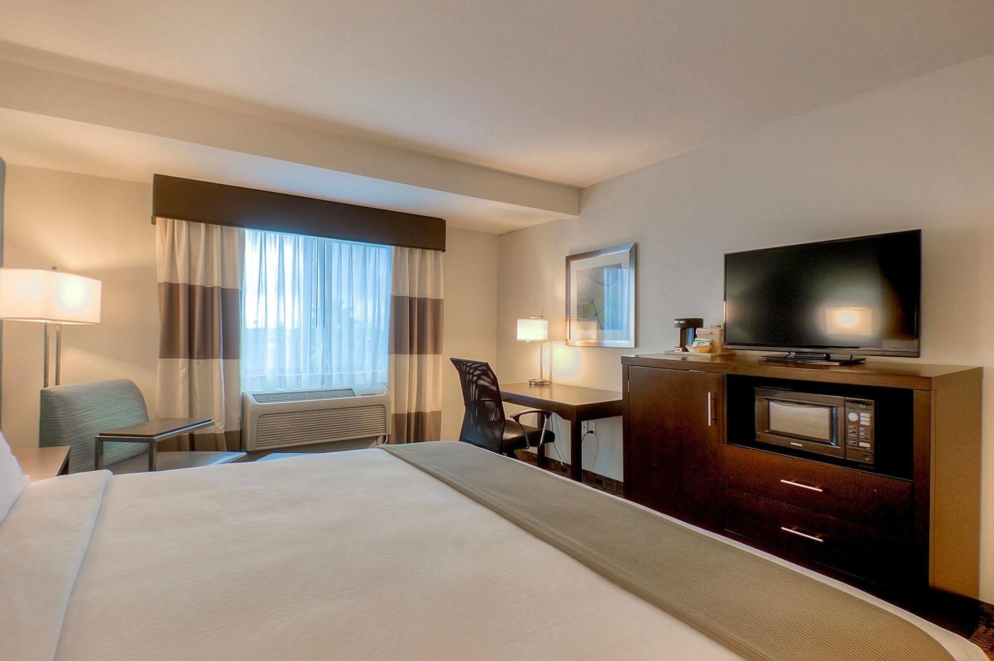 Holiday Inn Express Hotel & Suites Carlsbad Beach By Ihg Экстерьер фото