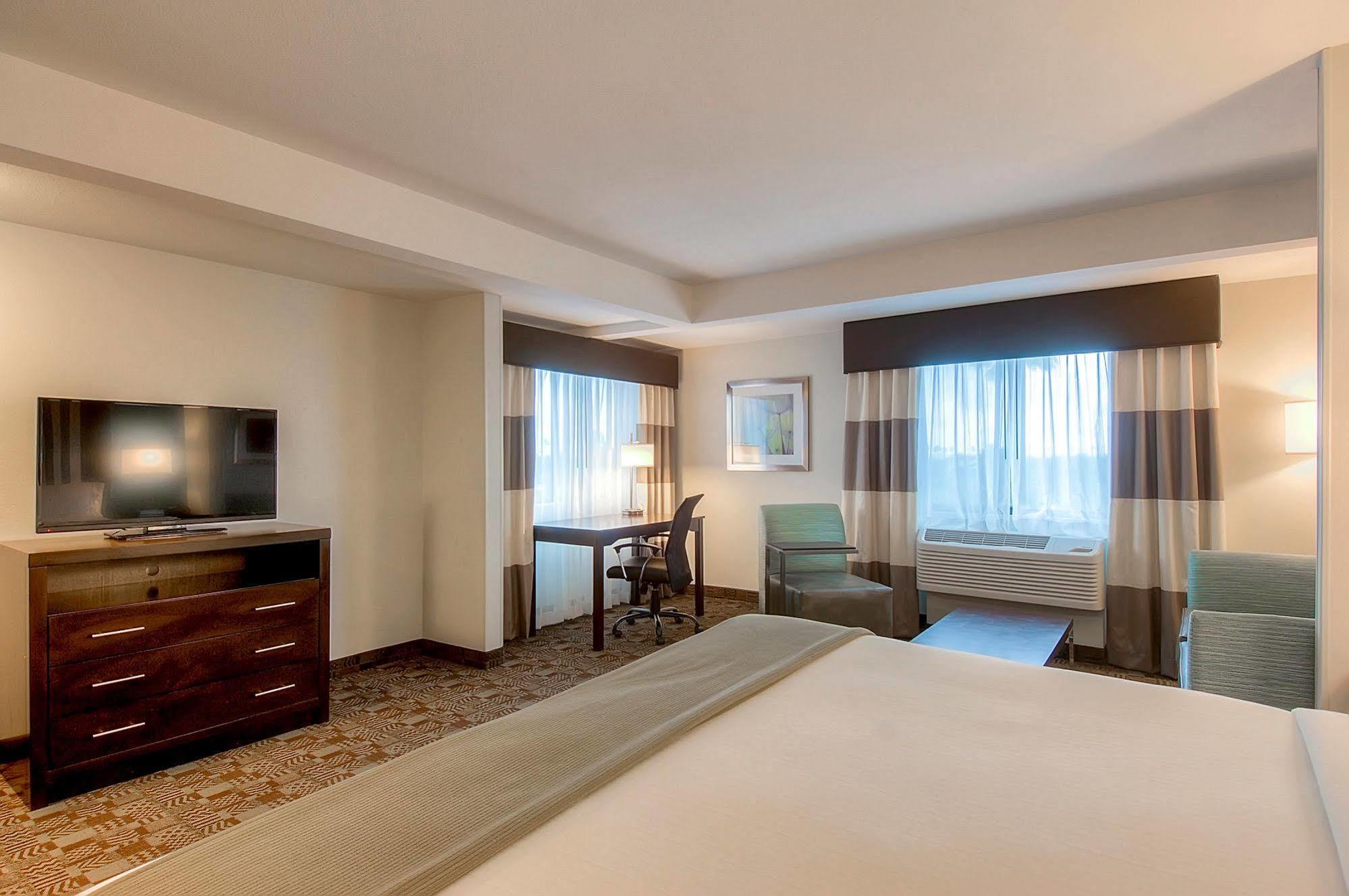 Holiday Inn Express Hotel & Suites Carlsbad Beach By Ihg Экстерьер фото